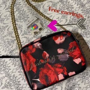 ‼️ SOLD ‼️ Victoria Secret Chain Camera Bag